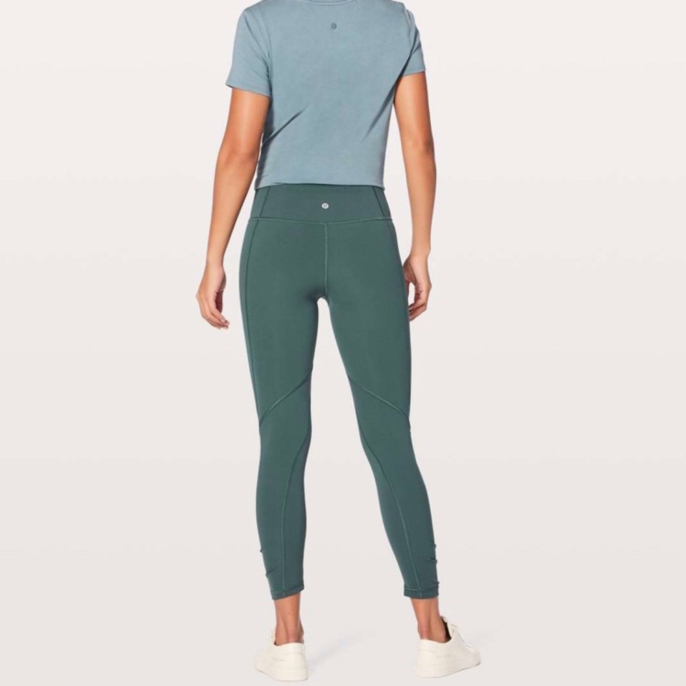 NWOT Lululemon Play Off the Pleats Tight Size 6